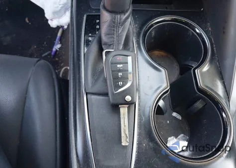 2019 Toyota Camry Se z USA, uszkodzony, nr VIN 4T1B11HK6KU263957